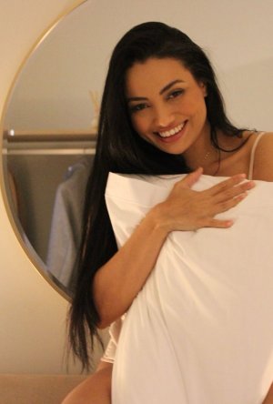 Nora – Sexdating, Sex Hrvatska, Gole Hrvatice – Solin